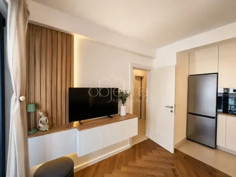Izdavanje, jednosoban stan, 30m², Tivat, Crna Gora - image 2
