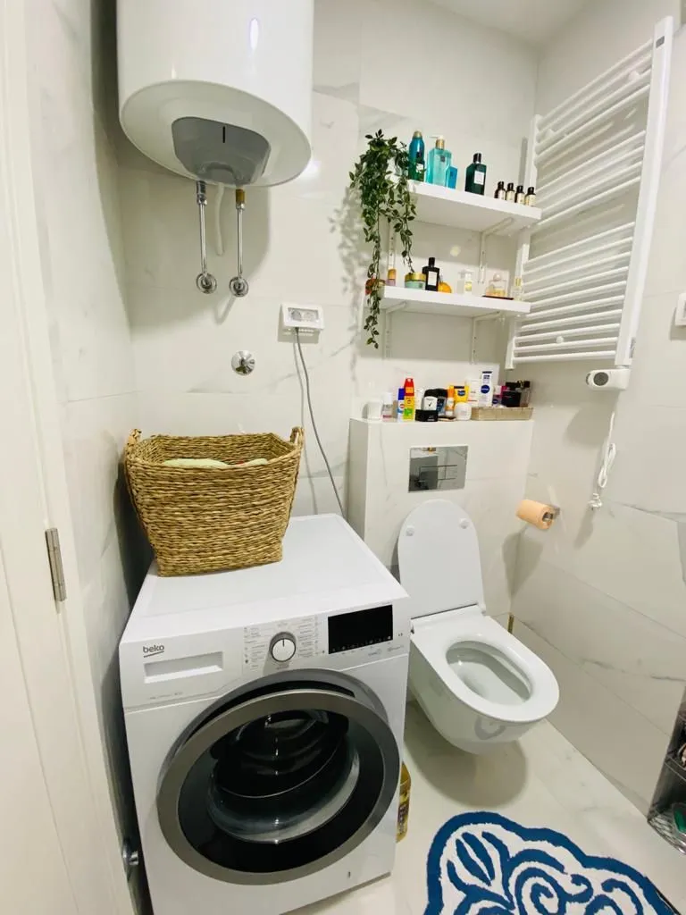 Izdavanje, trosoban stan, 94m², Central Point, Podgorica