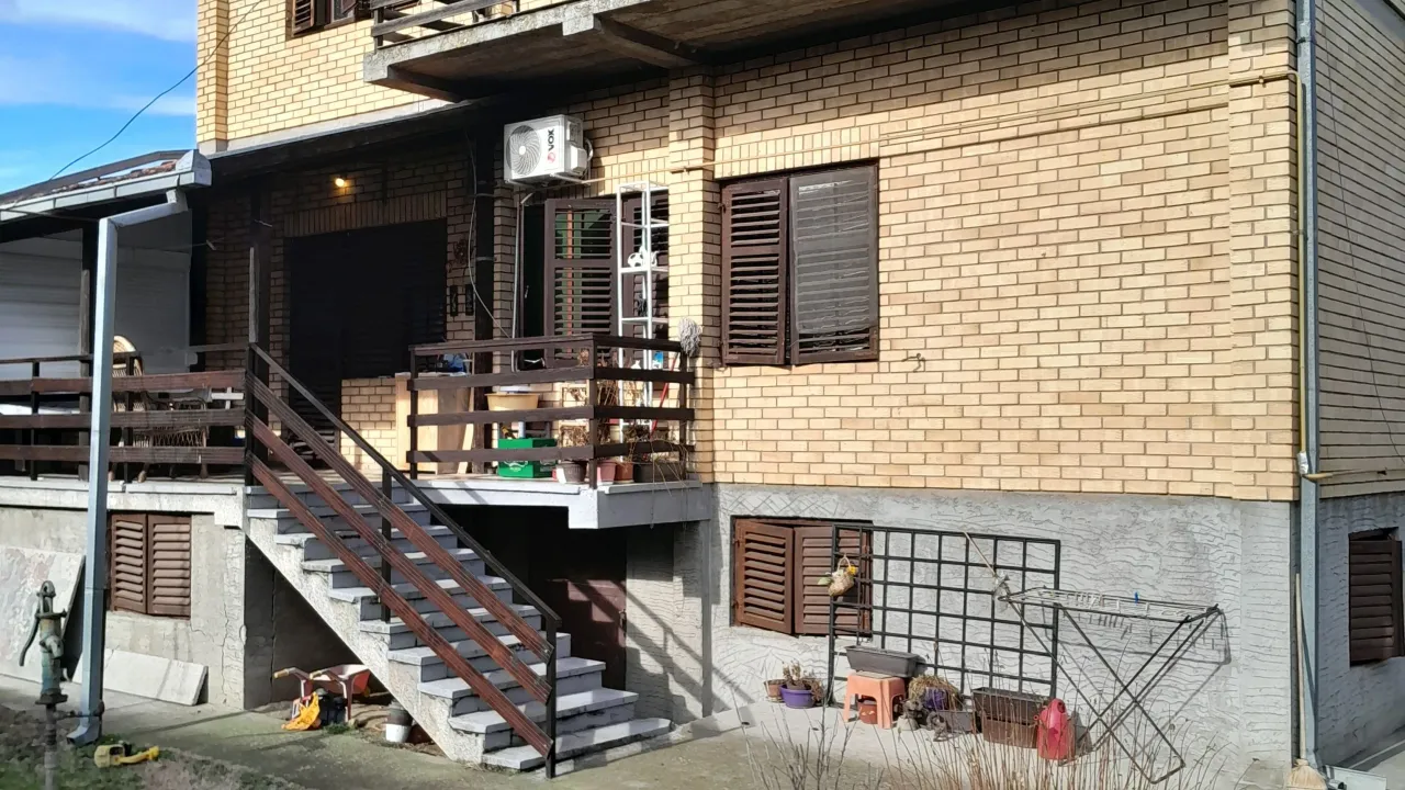 Sale, house, 450m², Futog, Novi Sad Sve Podlokacije