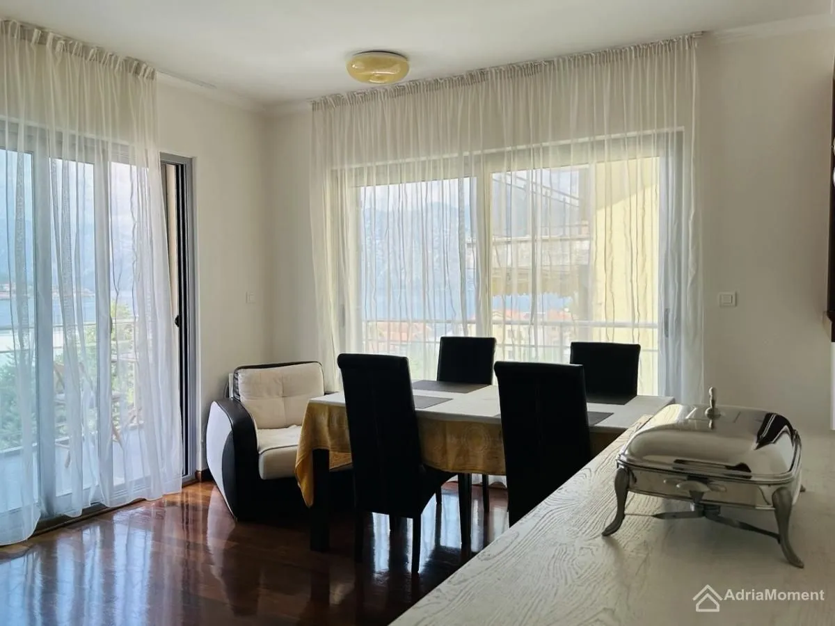 Prodaja, dvosoban stan, 81m², Dobrota, Kotor