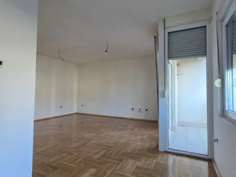 Prodaja, dvosoban stan, 73m², Blok 9, Podgorica - image 5