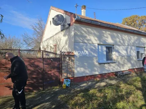 Sale, house, 89m², Hajdučica, Plandište - image 1