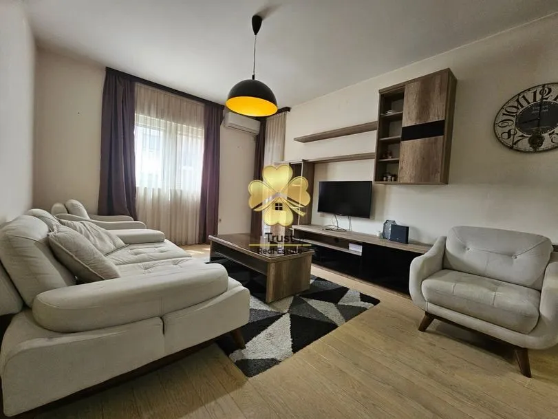 Izdavanje, jednosoban stan, 50m², City Kvart, Podgorica