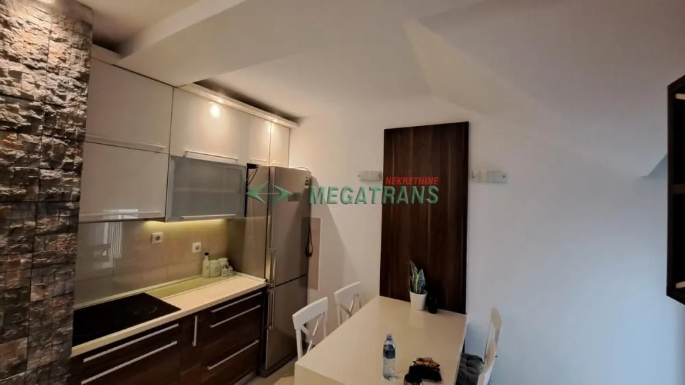 Izdavanje, četvorosoban stan, 103m², Grbavica, Novi Sad Sve Podlokacije