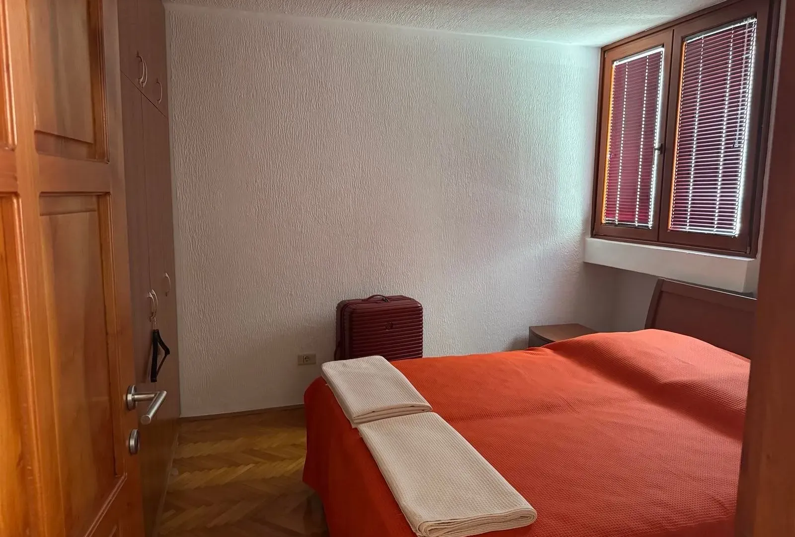 Prodaja, trosoban stan, 75m², Centar, Bar