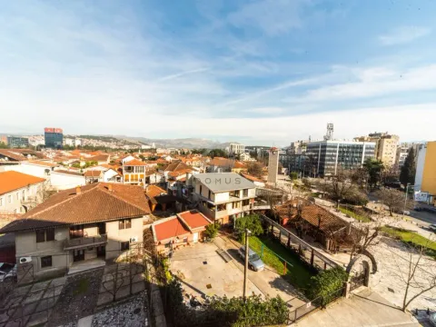 Izdavanje, jednosoban stan, 60m², Stara Varoš, Podgorica - image 13