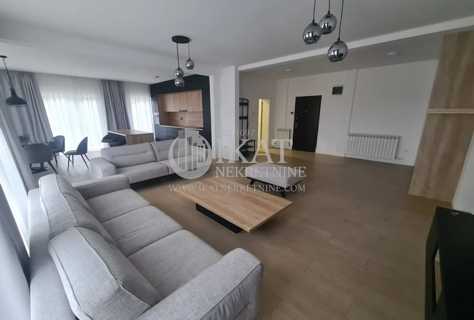 Rent, four bedroom apartment, 160m², Savski Venac, Beograd