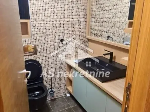 Izdavanje, stan, 240m², Savski Venac, Beograd - image 25