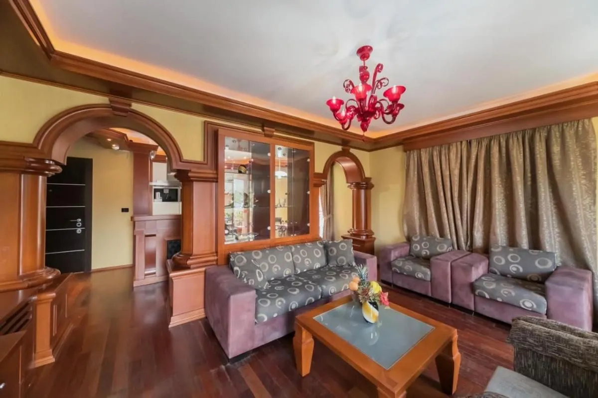Sale, two bedroom apartment, 80m², Dobrota, Kotor