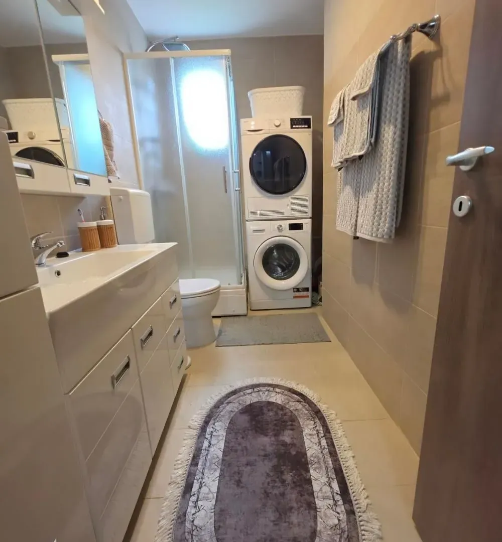 Prodaja, trosoban stan, 56m², Zemun Sve Podlokacije, Beograd
