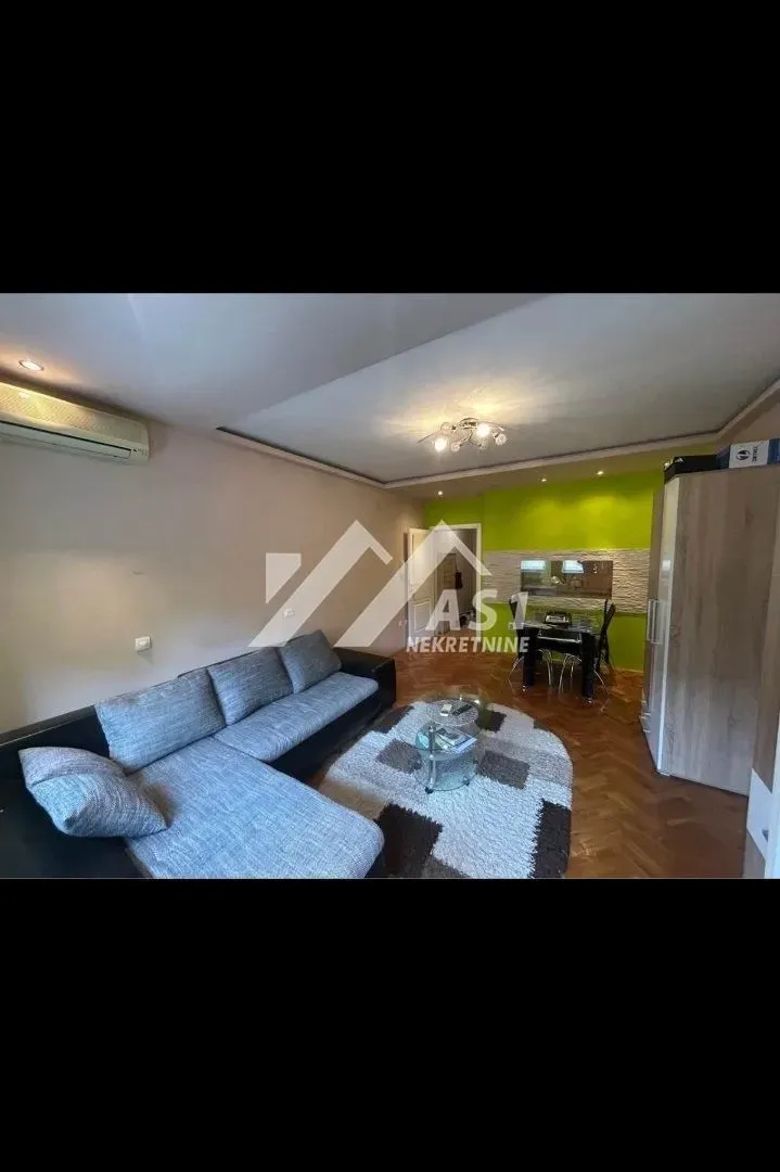 Izdavanje, jednosoban stan, 32m², Grbavica, Novi Sad Sve Podlokacije