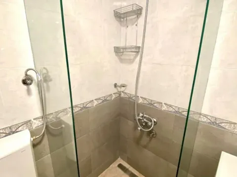 Rent, one bedroom apartment, 50m², Podkošljun, Budva - image 13