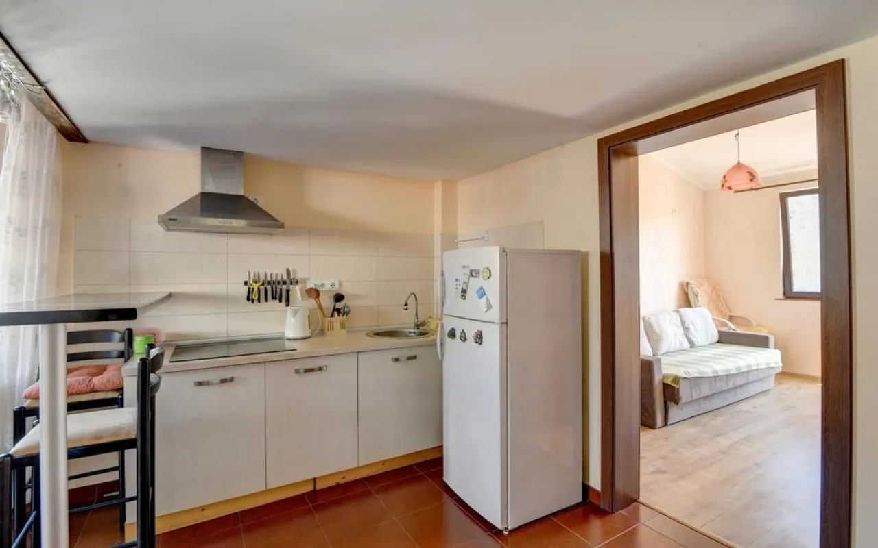 Izdavanje, dvosoban stan, 65m², Sutomore, Bar