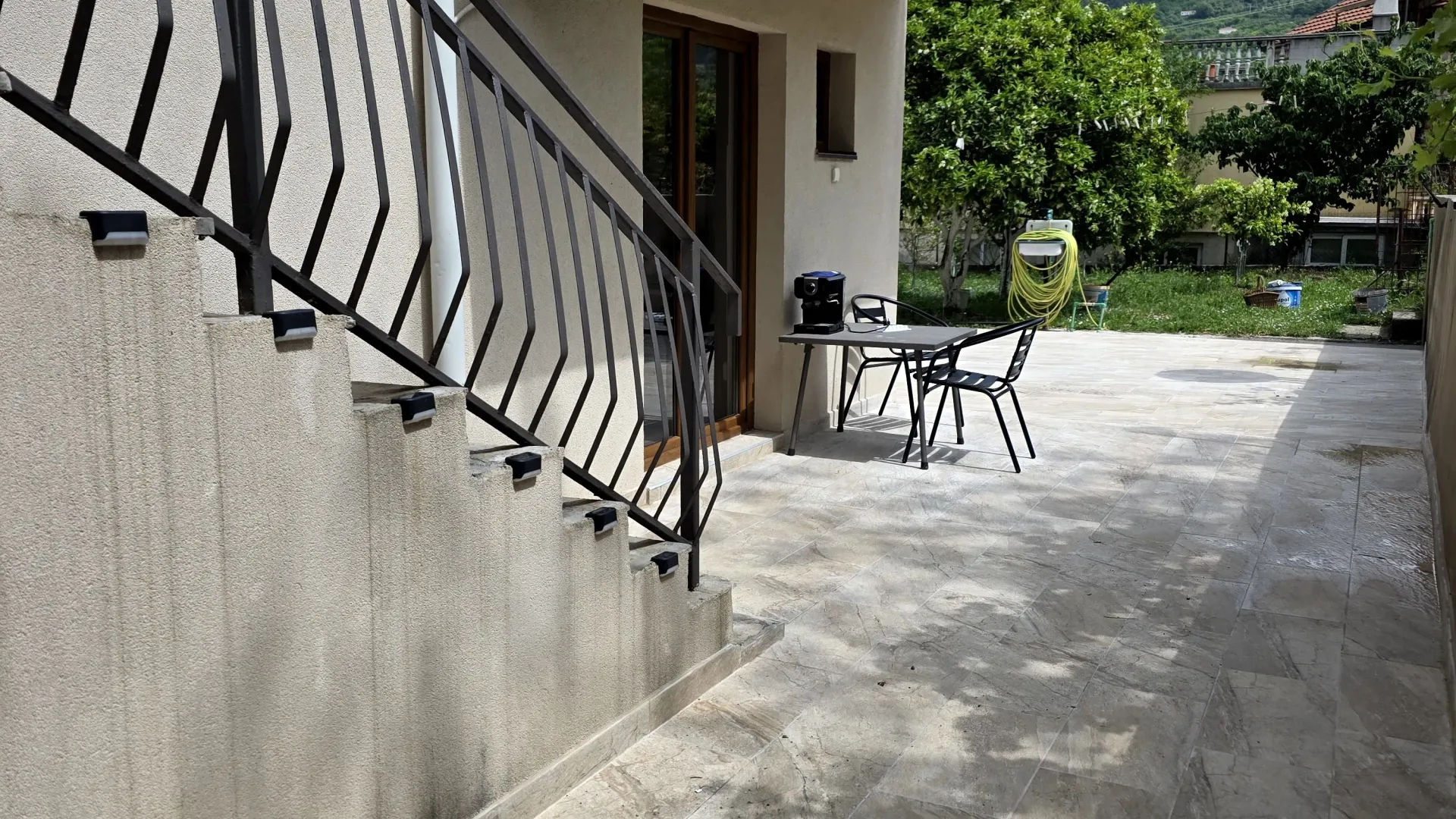 Izdavanje, trosoban stan, 70m², Mrčevac, Tivat