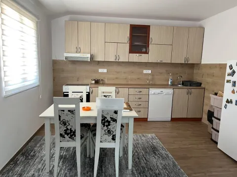 Izdavanje, dvosoban stan, 60m², Zabjelo, Podgorica - image 2