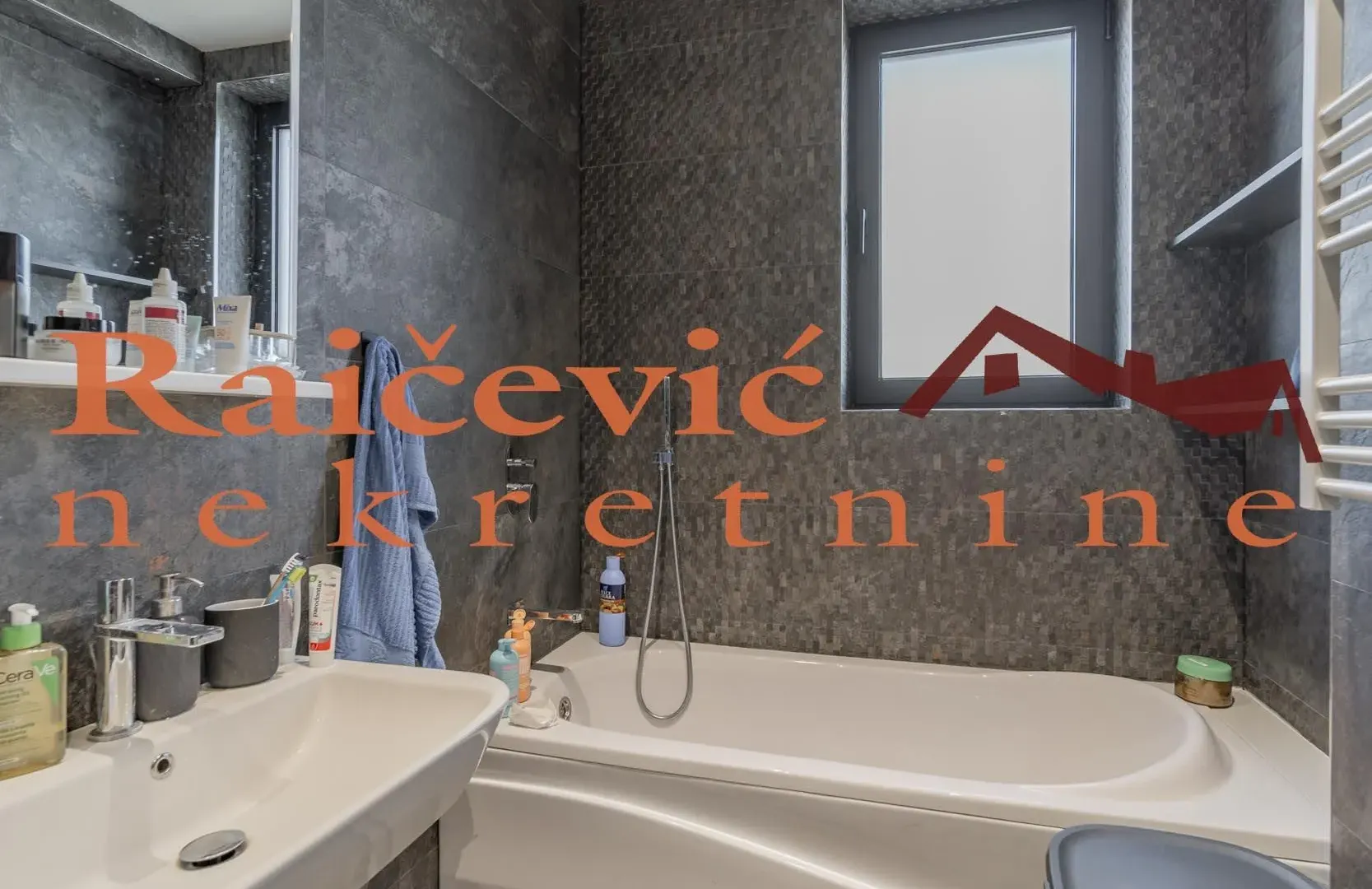 Prodaja, trosoban stan, 99m², Novi Beograd Sve Podlokacije, Beograd