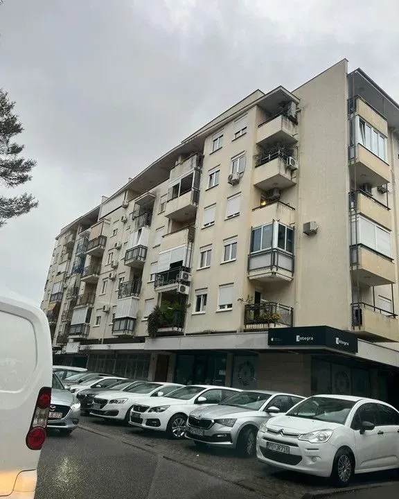 Prodaja, jednosoban stan, 41m², Blok 6, Podgorica