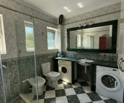 Izdavanje, četvorosoban stan, 150m², Tivat, Crna Gora - image 7