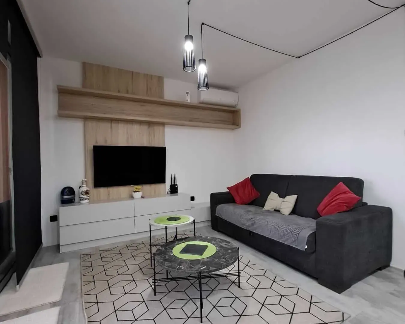 Izdavanje, jednosoban stan, 40m², Bečići, Budva