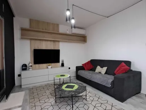 Rent, one bedroom apartment, 40m², Bečići, Budva - image 2