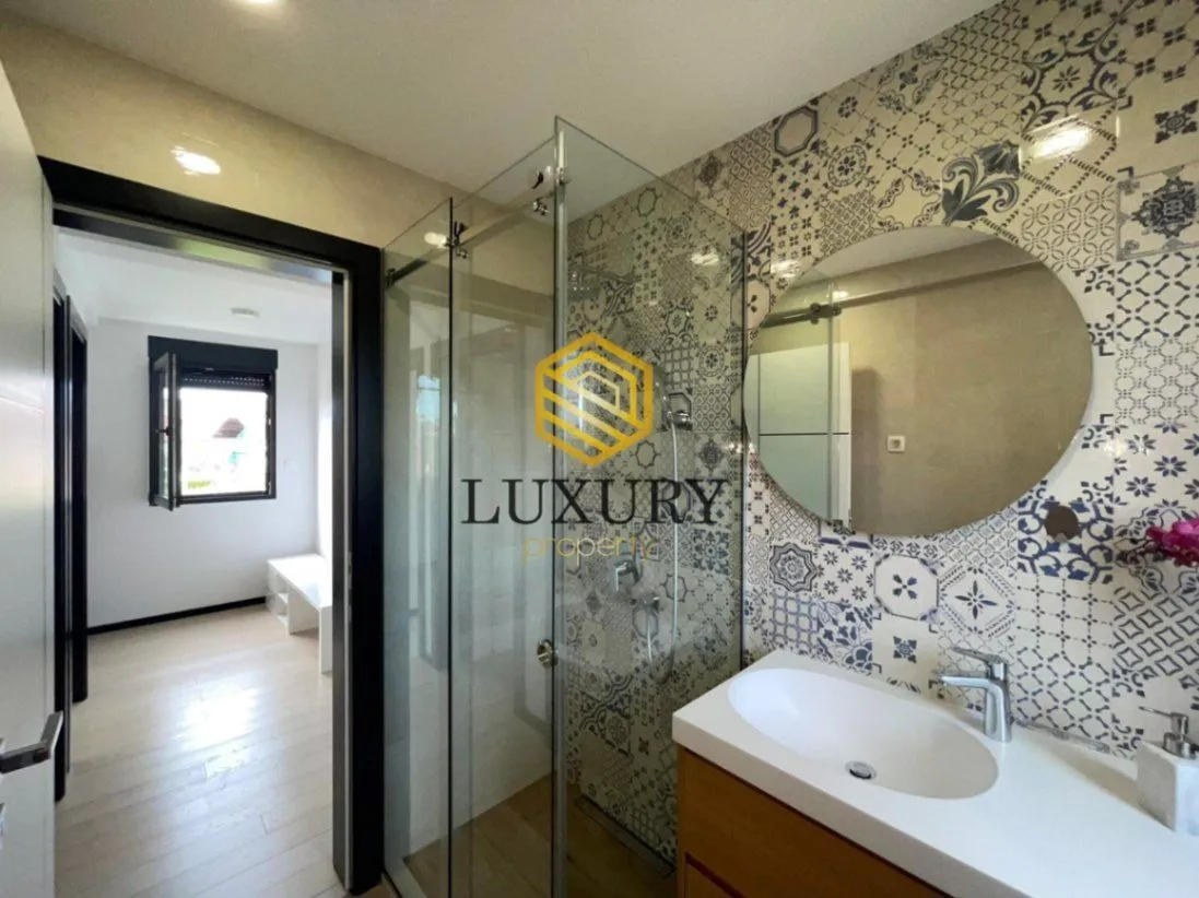 Rent, house, 300m², City Kvart, Podgorica