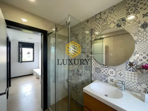 Izdavanje, kuća, 300m², City Kvart, Podgorica - image 6