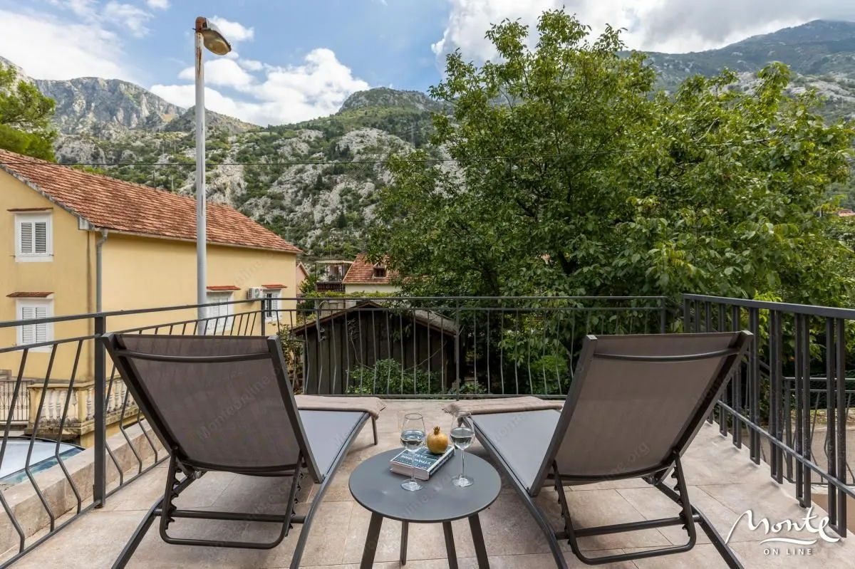Sale, house, 110m², Kotor, Crna Gora