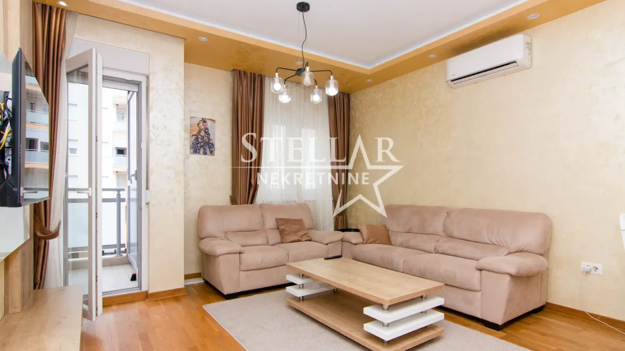 Izdavanje, dvosoban stan, 69m², City Kej, Podgorica