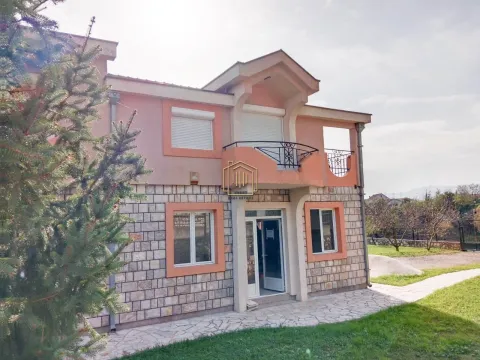 Rent, three bedroom apartment, 162m², Spuž, Danilovgrad - image 5