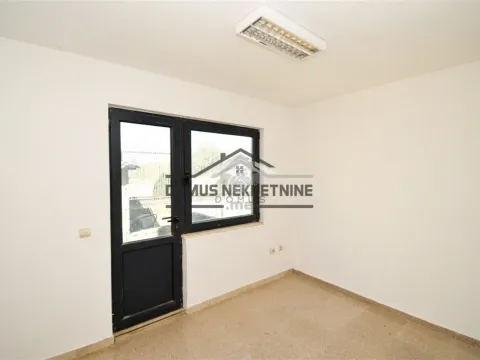 Rent, house, 160m², Donja Gorica, Podgorica - image 32