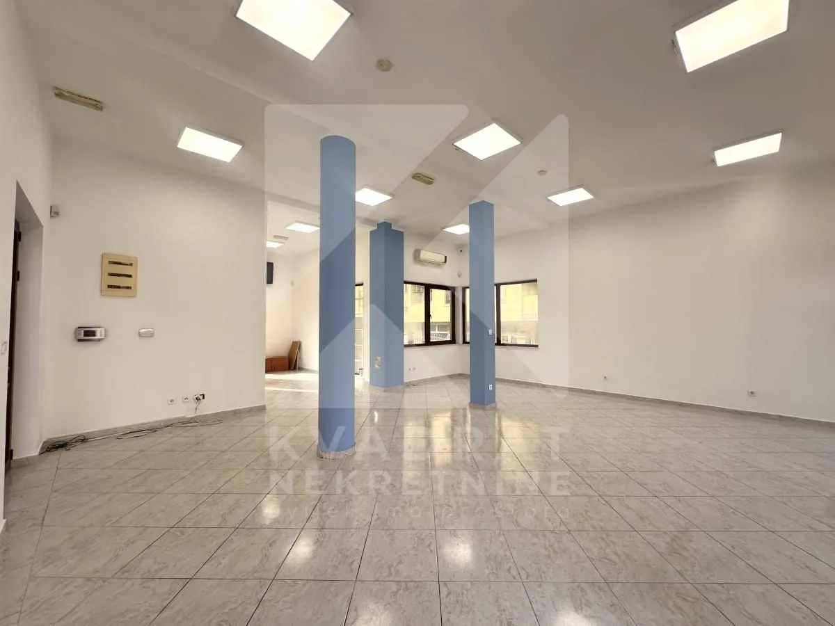 Rent, house, 326m², Stari Aerodrom, Podgorica