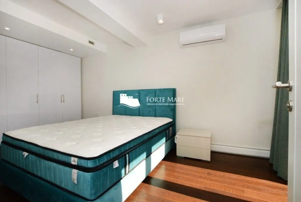 Prodaja, dvosoban stan, 74m², Đenovići, Herceg Novi