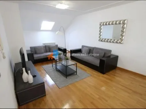 Izdavanje, četvorosoban stan, 130m², Savski Venac, Beograd - image 3
