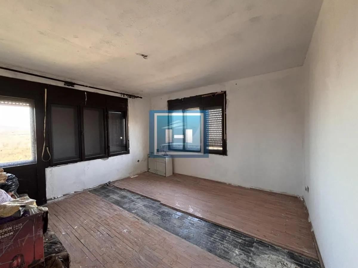 Prodaja, kuća, 360m², Šantarovac, Jagodina
