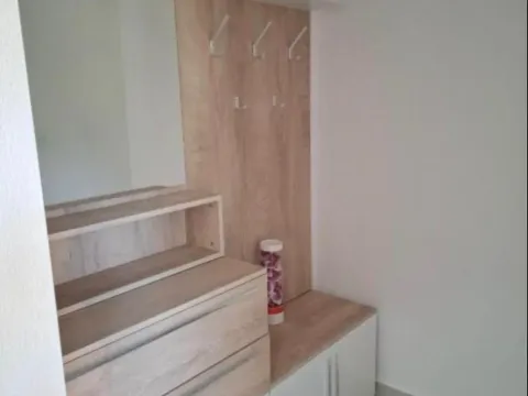 Izdavanje, dvosoban stan, 75m², Radanovići, Kotor - image 16