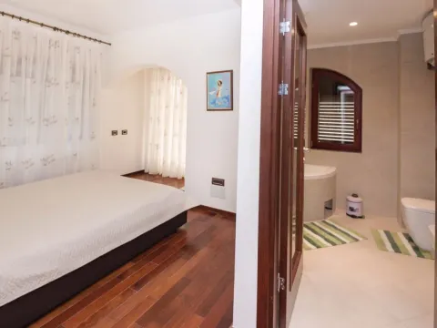 Sale, apartment, 88m², Petrovac, Budva - image 3