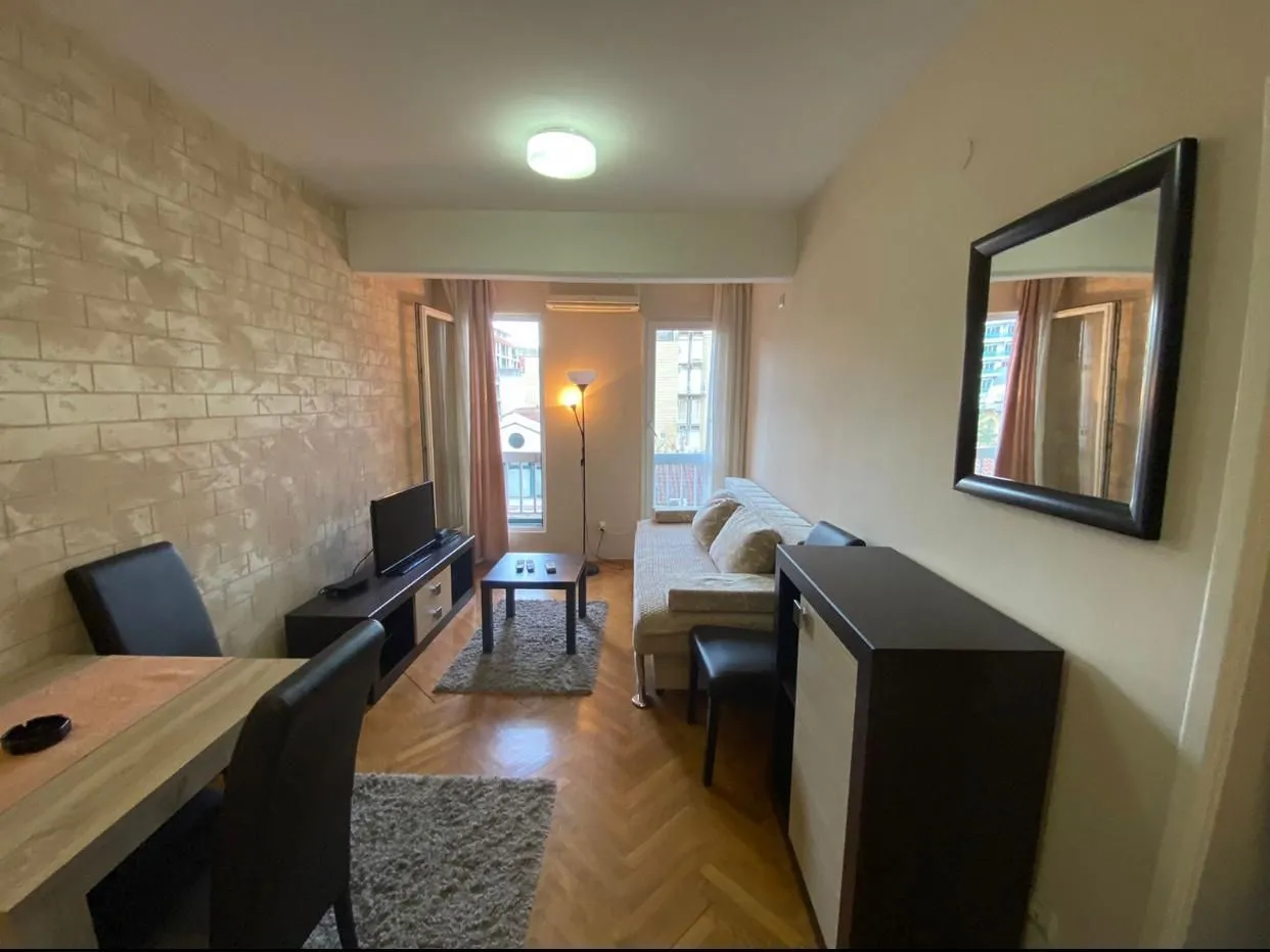 Izdavanje, jednosoban stan, 40m², Budva, Crna Gora