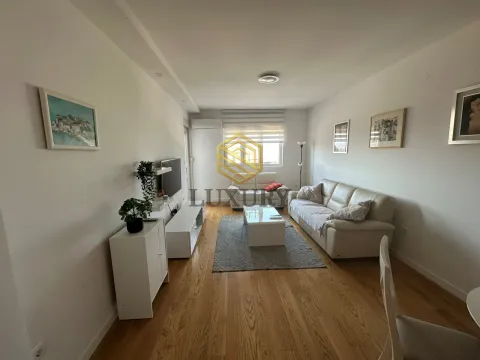 Rent, one bedroom apartment, 49m², Central Point, Podgorica - image 11