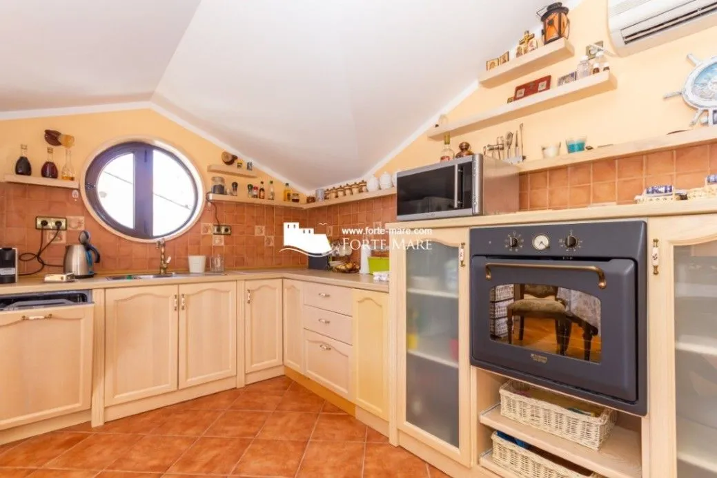 Sale, two bedroom apartment, 88m², Đenovići, Herceg Novi