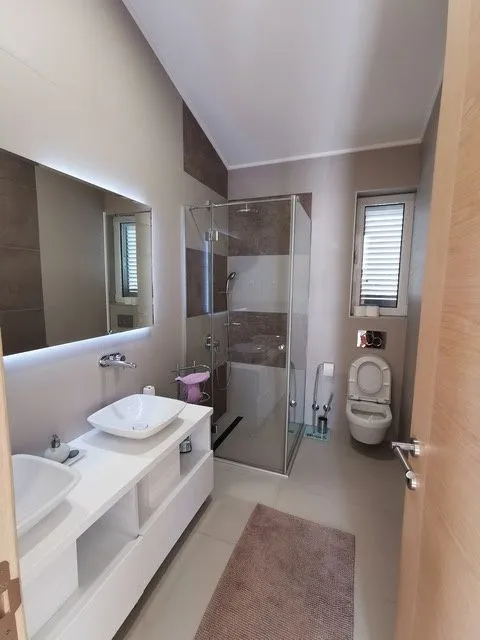 Sale, house, 300m², Dobrota, Kotor