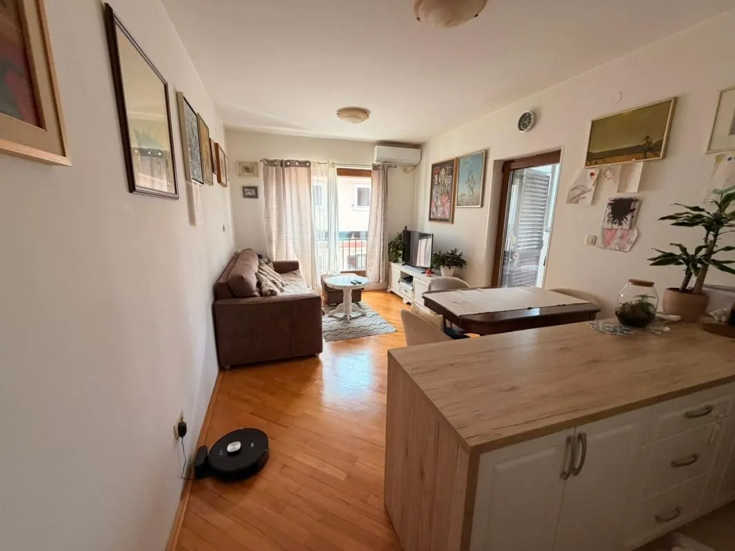 Prodaja, jednosoban stan, 47m², Baošići, Herceg Novi