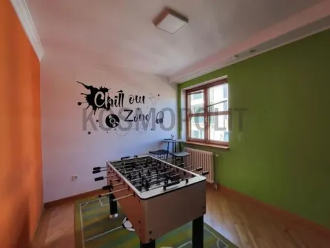 Izdavanje, stan, 221m², Kalenić Pijaca, Vračar Sve Podlokacije - image 8