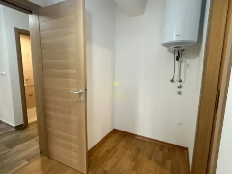 Prodaja, dvosoban stan, 56m², Stari Aerodrom, Podgorica - image 2