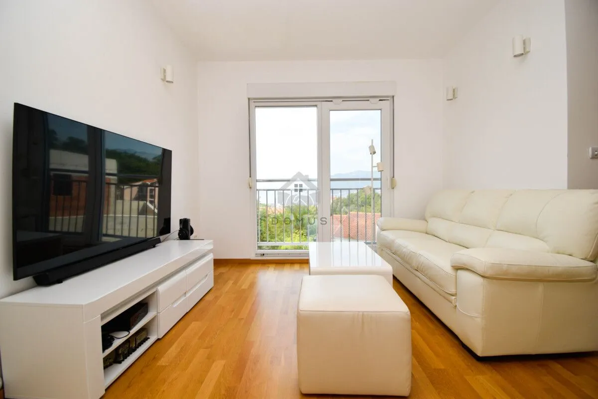 Prodaja, dvosoban stan, 72m², Tivat, Crna Gora
