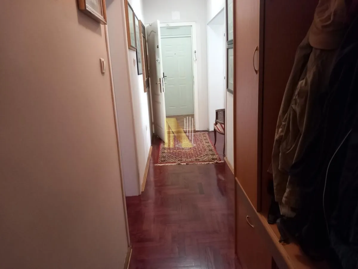 Prodaja, četvorosoban stan, 135m², Grbavica, Novi Sad Sve Podlokacije