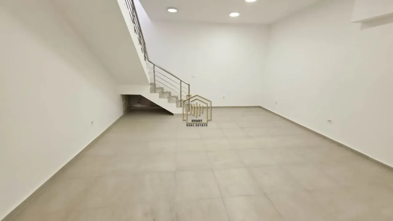 Rent, office space, 115m², Blok 6, Podgorica