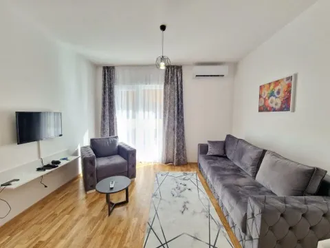 Sale, one bedroom apartment, 39m², Bečići, Budva - image 2