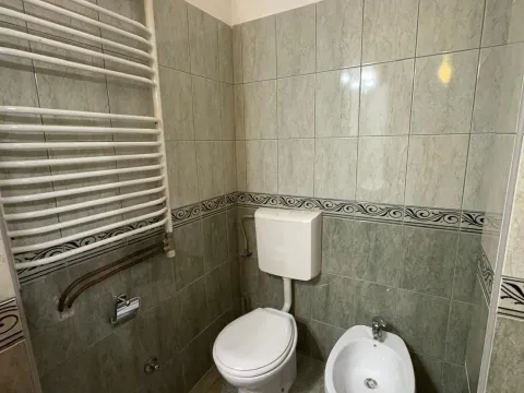 Izdavanje, stan, 142m², Vezirov Most, Podgorica - image 12