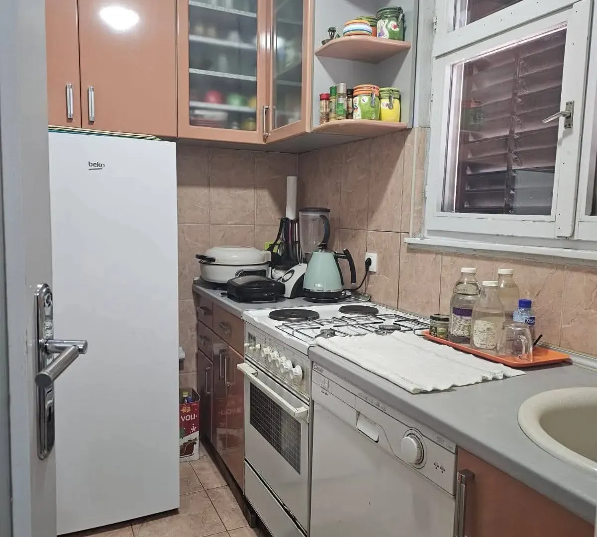 Prodaja, četvorosoban stan, 92m², Lepa Kata, Podgorica
