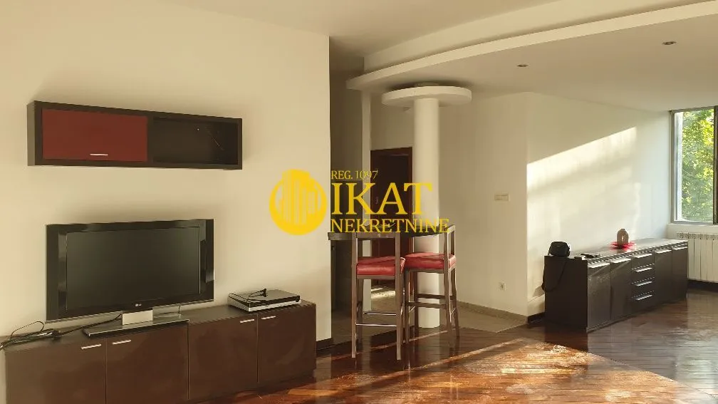 Izdavanje, trosoban stan, 104m², Vračar Hram, Vračar Sve Podlokacije